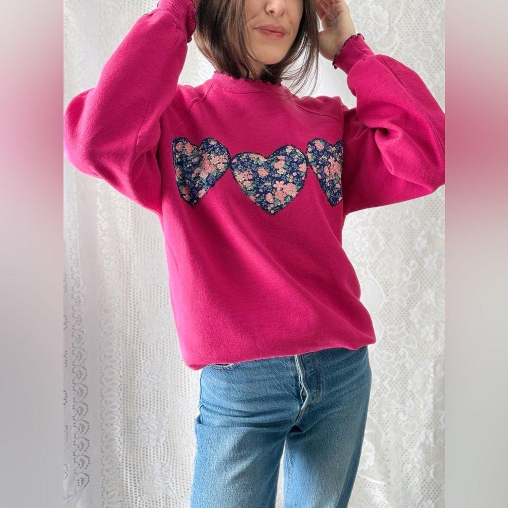 Vintage Handmade Pink Heart Sweatshirt Floral Appliqué Cozy Fleece - Picture 4 of 10